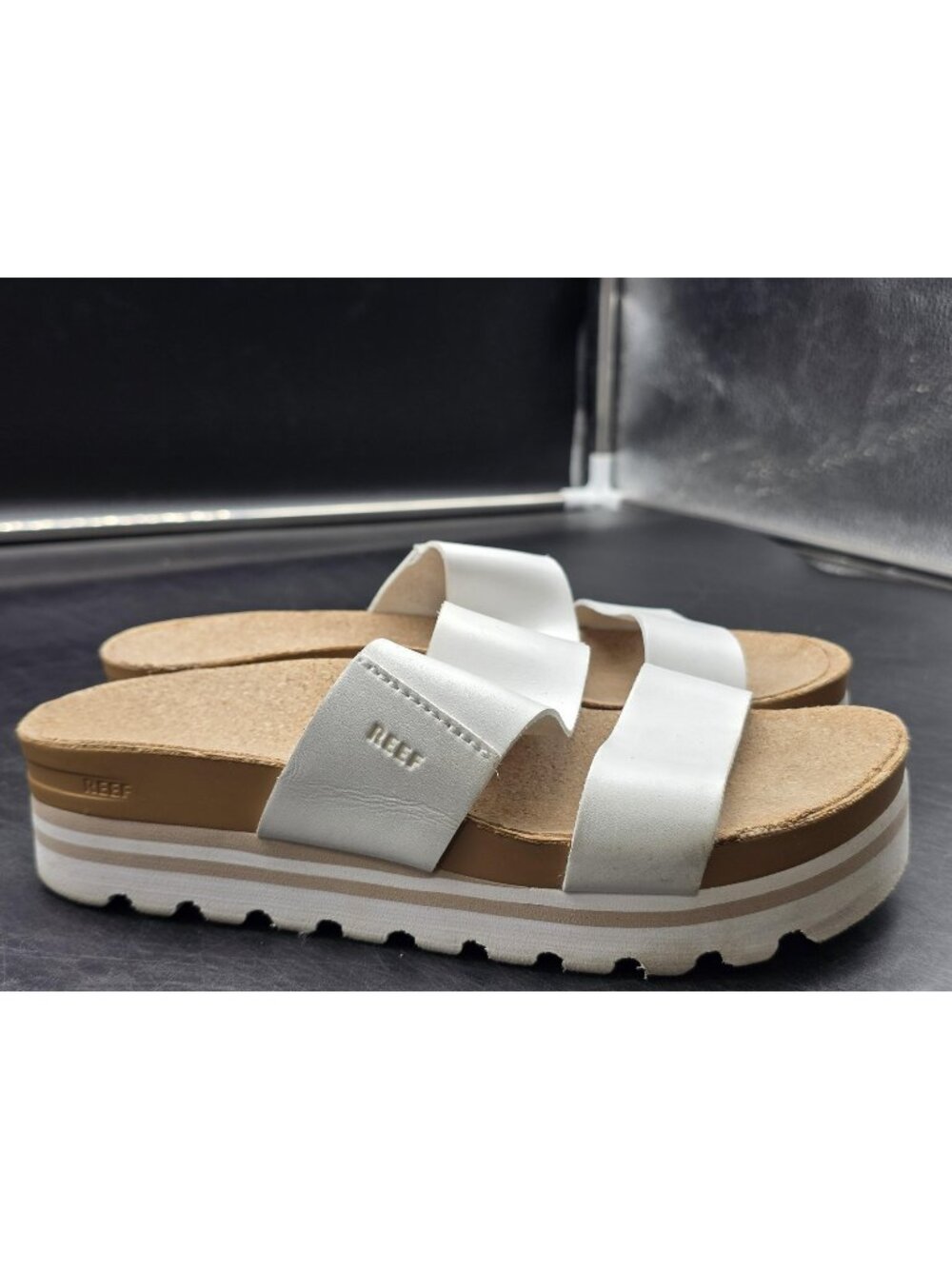 Reef Sandals Womens Size 5 35 White Cushion Vista Hi Platform Damage Shoes